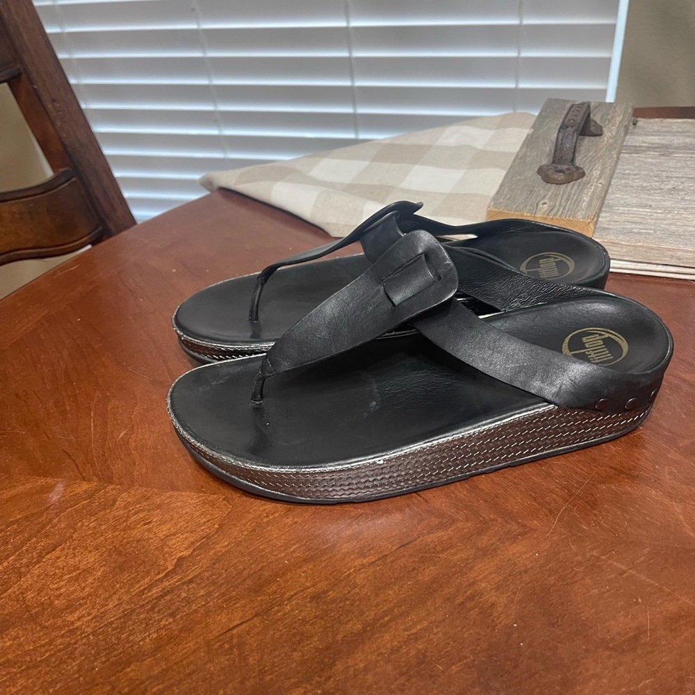 Fitflop Ibiza 11 Black Leather Thong Flop Flop Wedge Sandals